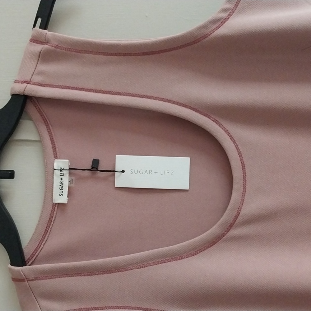 ๐๏ธSUGAR + LIPS DRESS๐๏ธ - Picture 3 of 5